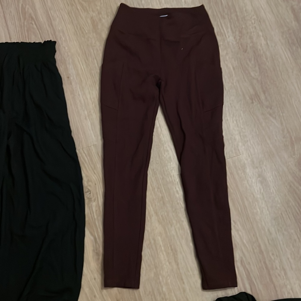 XS Pants Bundle- Maroon Vylette and black Yogipace leggings + SO black Wide Leg - Picture 3 of 4